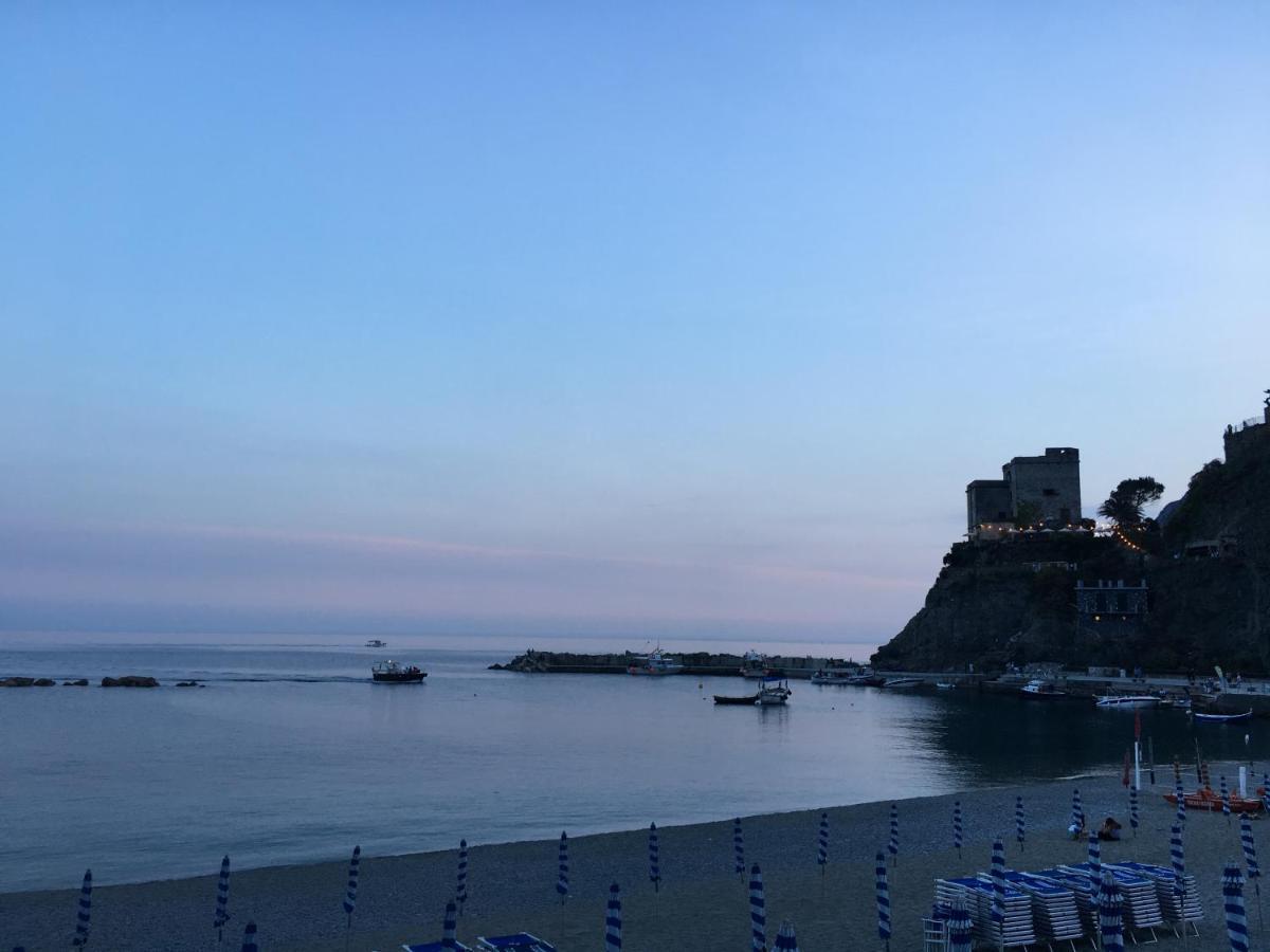 Апартаменты Le Cinque Vele ***** Cinque Terre Монтероссо-аль-Маре Экстерьер фото